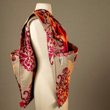 Load image into Gallery viewer, Damassé Fuschia