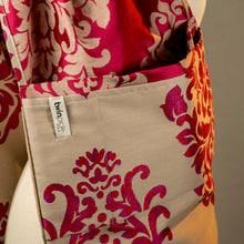 Load image into Gallery viewer, Damassé Fuschia